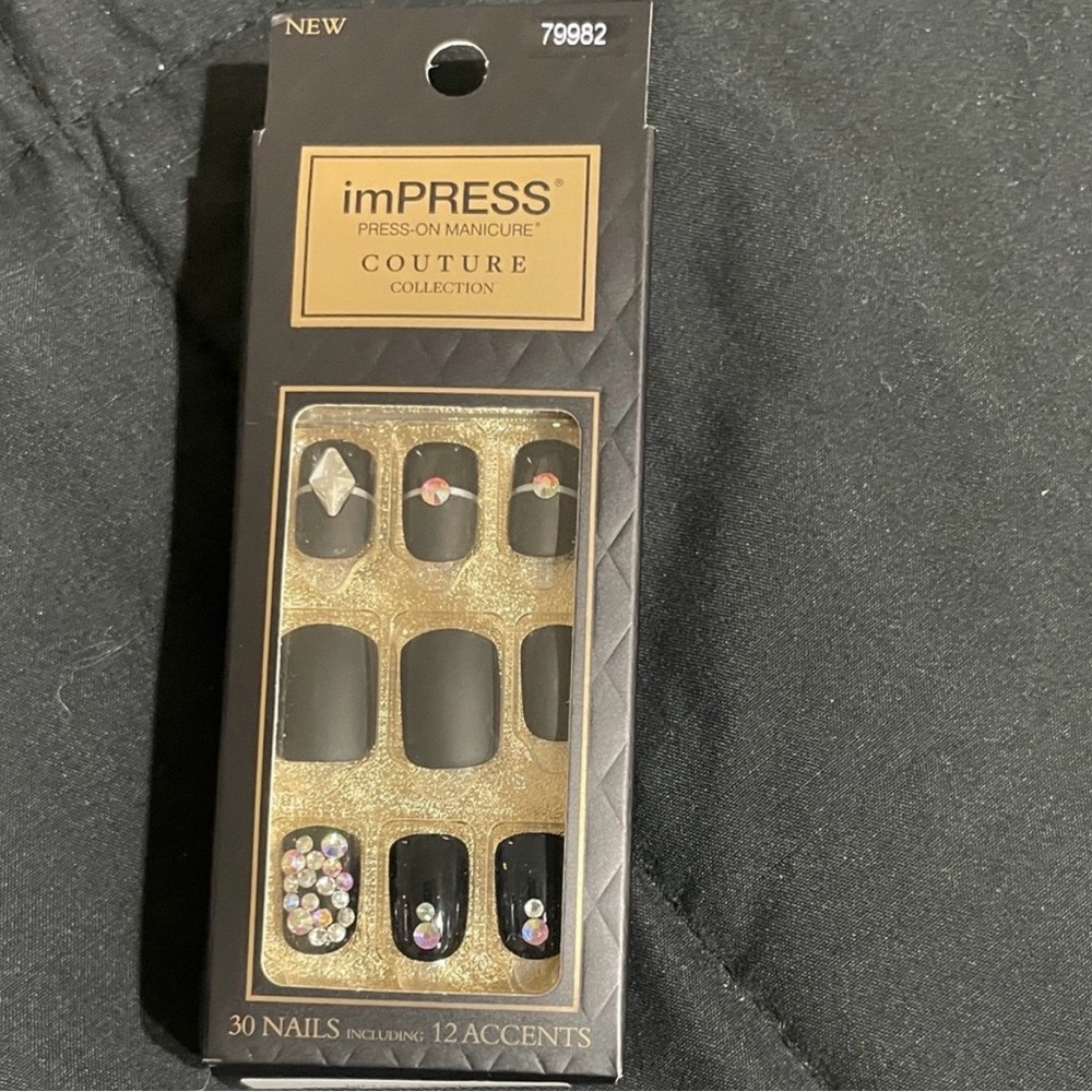 imPRESS Couture Black and Gold Press-On Nails
